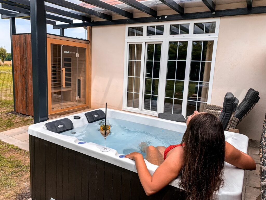 Jacuzzi im Deluxe Studio